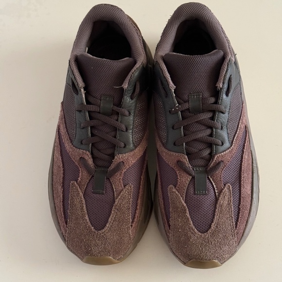 Yeezy Boost 700 Mauve Adidas EE9614 Men's Shoes Multicolor size Men’s 9 - Picture 3 of 8